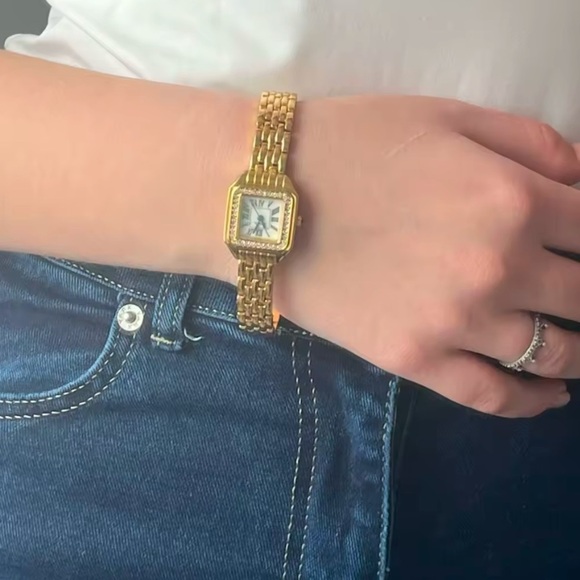 Panthere Classic Rectangle Gold Crystal Watch main image 4